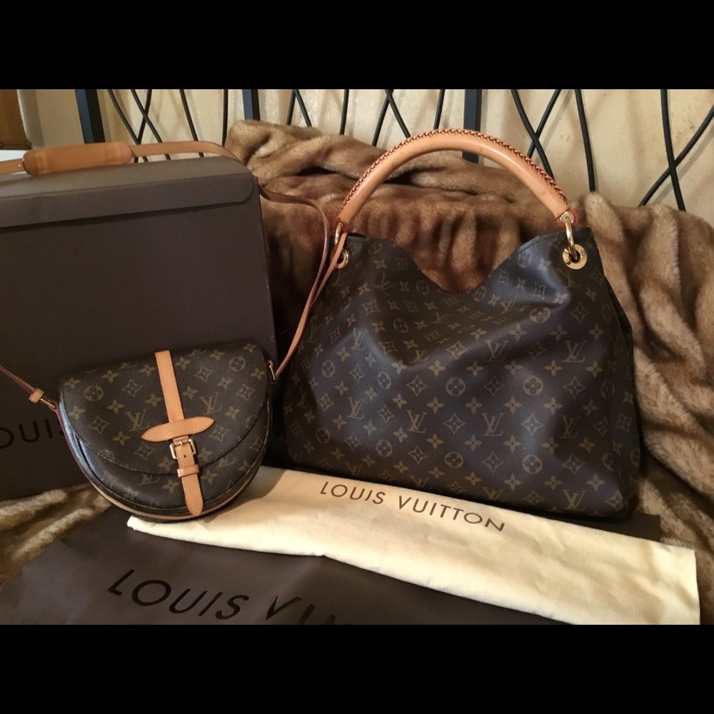 AUTHENTIC LOUIS VUITTON ARTSY MM BAG MADE IN USA💋